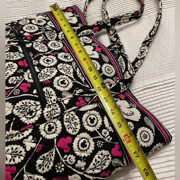 NWOT Disney Vera Bradley “Vera” tote
Retired Pattern - Picture 9 of 12
